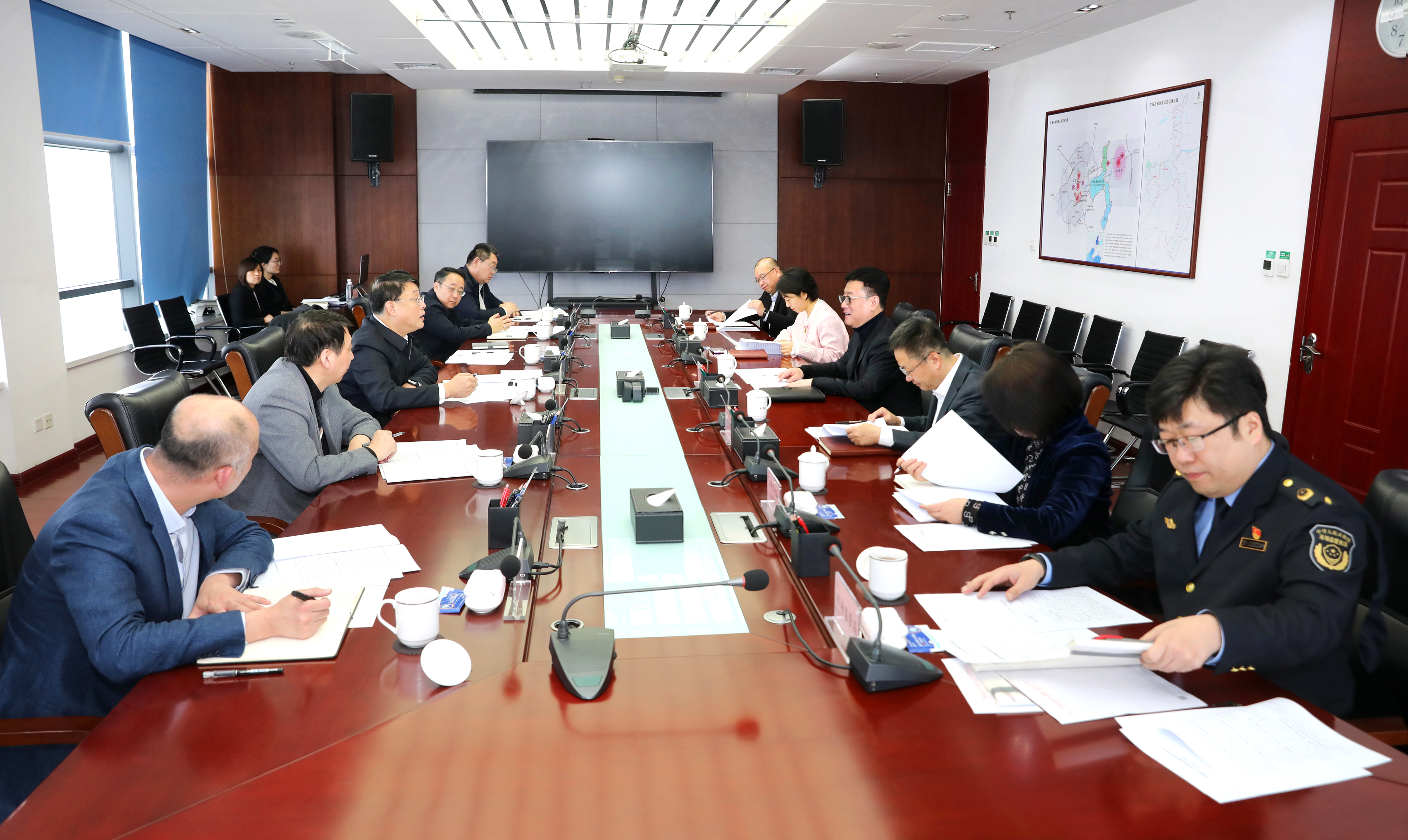 做爱影片
主要负责同志到沈抚示范区调研药品安全工作